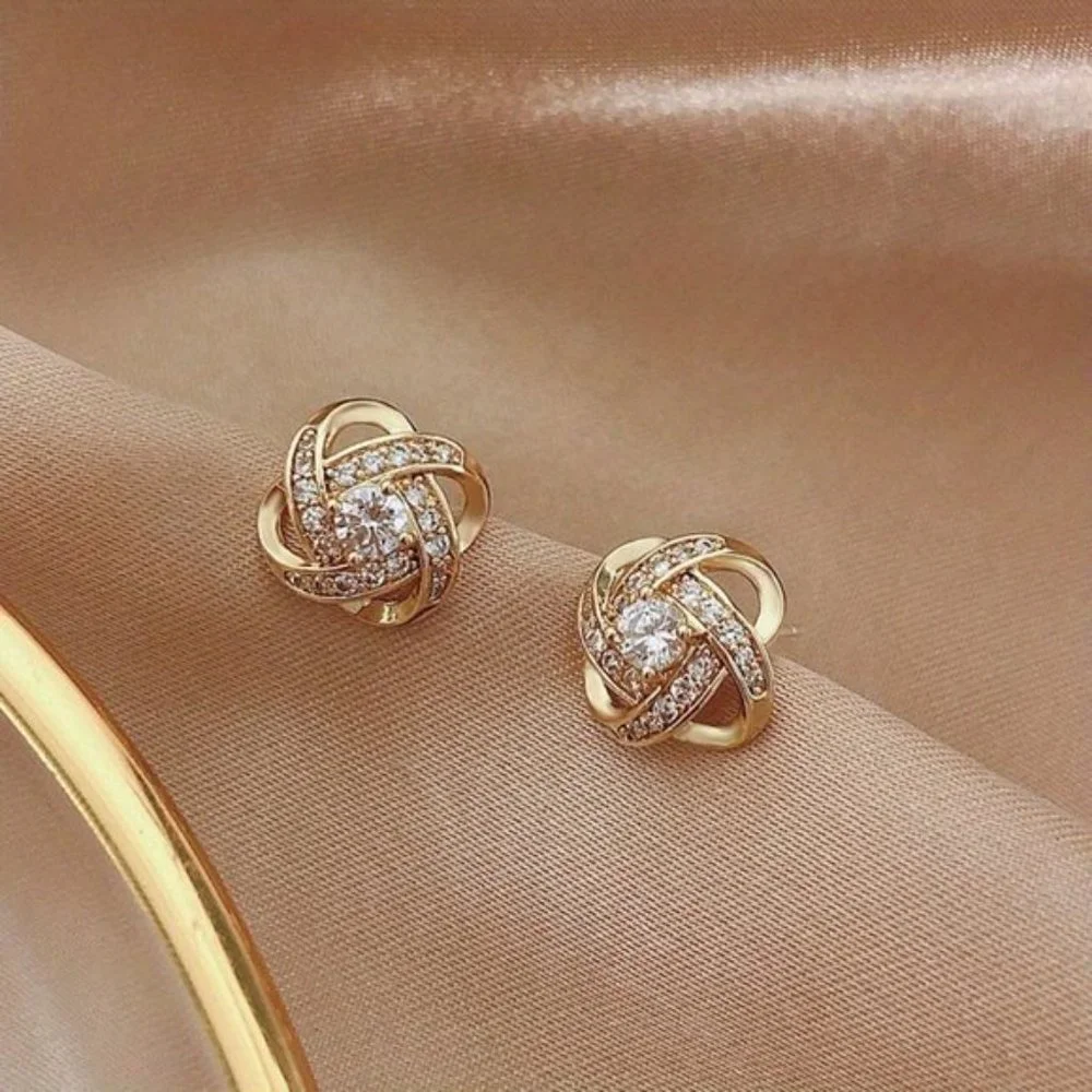 Sparkling Knot Stud Earrings: Elegant Glamour for Any Occasion - Picture 6 of 6